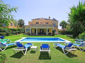 1106 Bel Air Family Villa - Apartment in Estepona