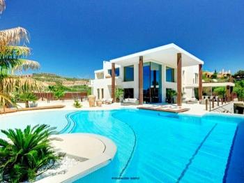 5505 New Unique designed Villa, heated pool - Apartment in Marbella