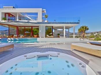 5513 Modern Villa,7 Bedrooms, heated pool, jacuzzi - Apartment in Puerto Banus